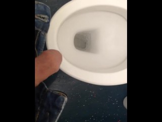 Boat adventures: piss in a public wc