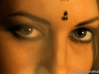 Loving This Desi Dancer&excl;