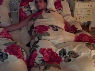Good wife gives her man a blowjob before going to sleep